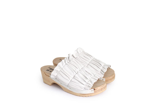 rosamosa chloe white leather wrinkle wooden clog